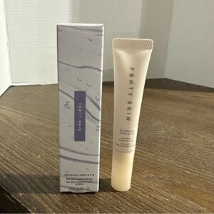 Fenty Beauty by Rihanna Blemish Defeat'r BHA Spot-Targeting Gel 0.5 Oz / 15 ML